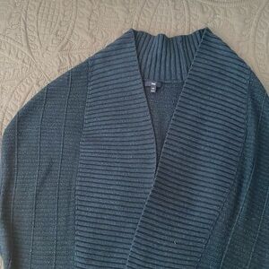 Women’s XS/S sleeveless cropped sweater wrap. Navy blue. Good condition .
